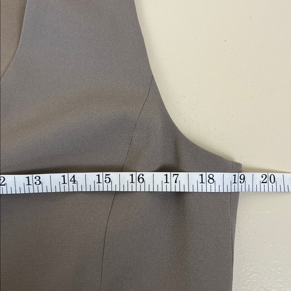 Aritzia Babaton Deniro Vest Taupe size 10 - Picture 9 of 10